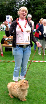 The champion sausage-catcher,  for the second year running was Carolyn Howe's Norfolk 'Teddy'.  'Teddy' also won his class as 'the most handsome dog'.  Well done, Teddy!